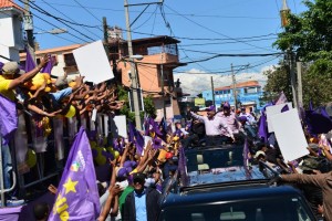 Danilo y Margarita encabezan marcha caravana desde SD a SC