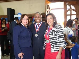 Administradora de Estancias Infantiles reconoce al Contralor Administradora de Estancias Infantiles reconoce al Contralor