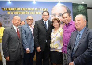 Intelectuales y artistas proclaman apoyo Danilo Medina en Santiago Intelectuales y artistas proclaman apoyo Danilo Medina en Santiago