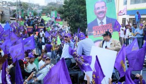 Danilo Medina y aliados recorren Circunscripción Uno del DN Danilo Medina y aliados recorren Circunscripción Uno del DN