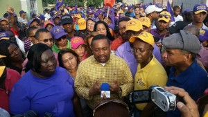René Polanco realiza caravana en SDN