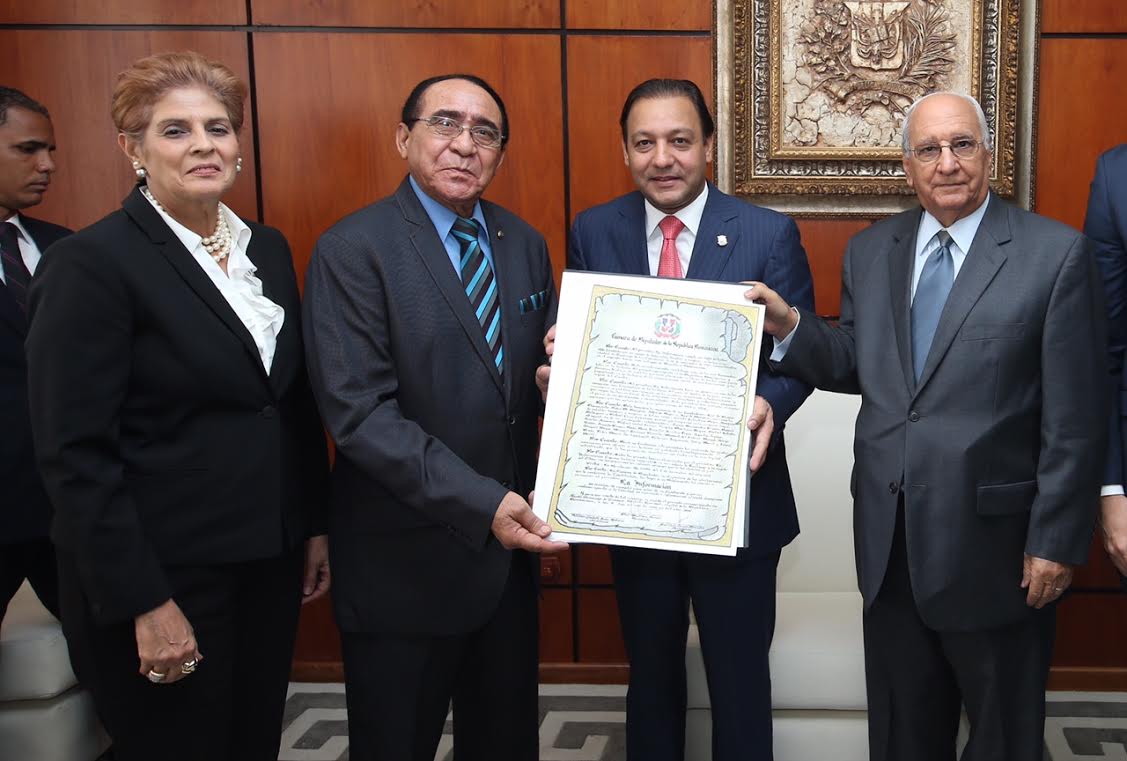 Cámara Diputados reconoce a La Información por su 100 aniversario imagen