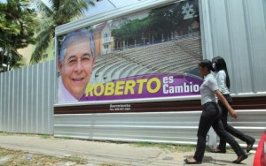 Denuncian a Salcedo por uso «indiscriminado» de recursos