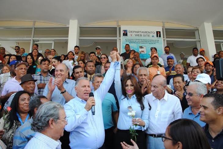 SANTIAGO: Serulle presenta a Miguelina Alba para vice alcaldesa imagen