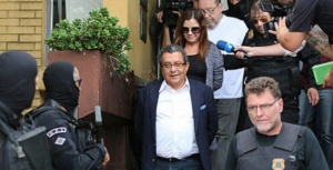 BRASIL: Bloquean 7.7 millones de dólares a Joao Santana y esposa BRASIL: Bloquean 7.7 millones de dólares a Joao Santana y esposa