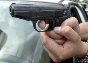 Balean 2 adolescentes cerca de secundaria