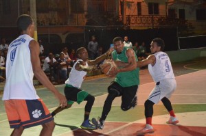 Hugo  Kunhardt gana en basket de Puerto Plata