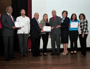 MINERD reconoce a 103 asociaciones de padres y amigos de la escuela MINERD reconoce a 103 asociaciones de padres y amigos de la escuela