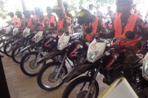 PUERTO PLATA: Entregan 20 motocicletas y tres camionetas a PN PUERTO PLATA: Entregan 20 motocicletas y tres camionetas a PN