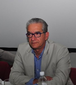 Dr Julio Camarena.