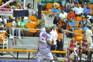 Pueblo Nuevo y GUG avanzan a final baloncesto Santiago