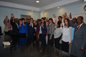 50 dirigentes comunitarios se juramentan en apoyo a Medina