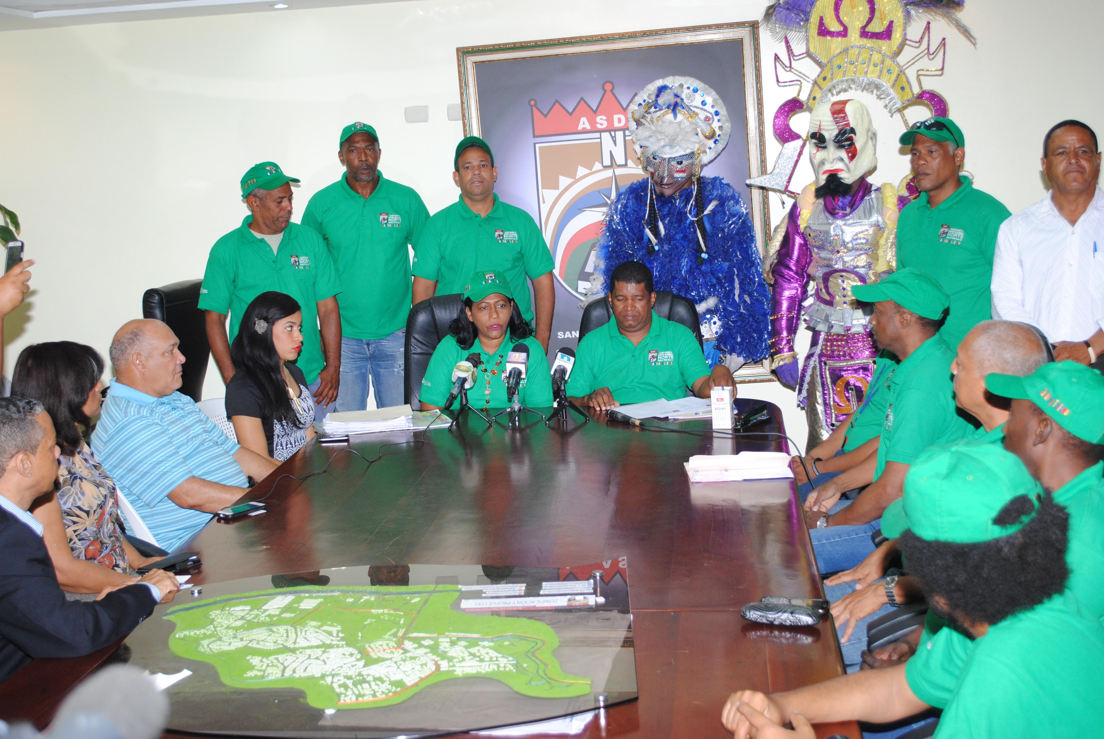 Anuncian ganadores Desfile del Carnaval de SDN imagen
