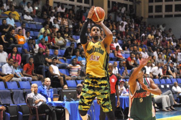 San Carlos clasifica a semifinales basket del DN imagen