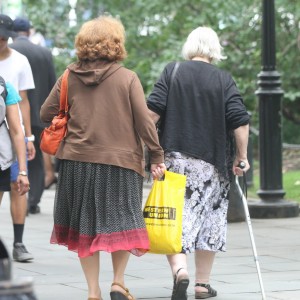 Ancianos pobres NY viven más que los de otras ciudades
