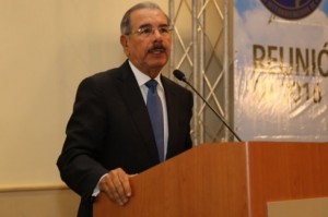 Danilo dice que se suscribe a alegatos televisoras para no difundir documental del PRM