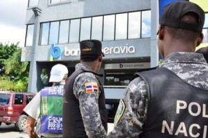 Superintendencia sanciona firma auditores por fraude en Banco