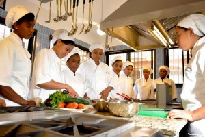 Escuela hotelera Serranía inicia selección nuevas alumnas