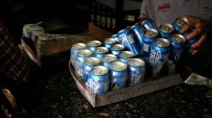 VENEZUELA: Se acaba hasta la cerveza; «Polar» en receso VENEZUELA: Se acaba hasta la cerveza; «Polar» en receso