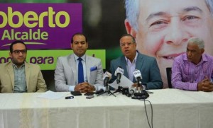 Oposición “infiltró” personas en acto, dice Comando de Salcedo