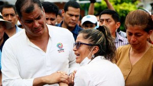 ECUADOR: Correa estudia cómo reconstruir país tras terremoto ECUADOR: Correa estudia cómo reconstruir país tras terremoto