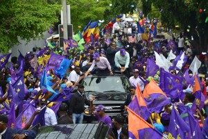 Danilo dice se encamina a una victoria contundente; no opina sobre encuestas ni escrutinio