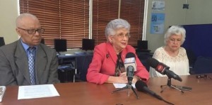 Ex ministros Educación reclaman investiguen entrega certificados Ex ministros Educación reclaman investiguen entrega certificados