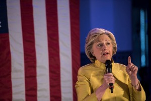 Clinton critica recortes para lucha antiterrorista en NYC