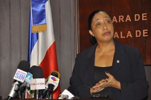 Guadalupe Valdez: «hay que eliminar privilegios a diputados»