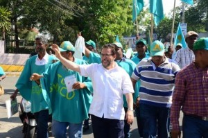 Guillermo Moreno recorre comunidades de San Cristóbal