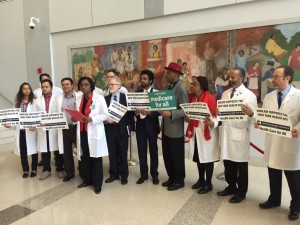 Piden seguro de salud universal para NY