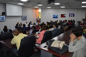 Candidatos a diputados debaten políticas de educación superior Candidatos a diputados debaten políticas de educación superior