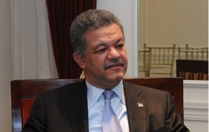 Fernández no acudirá reunión de la OEA por compromisos en la RD