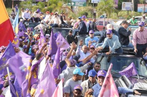 Danilo Medina encabezó caravana en Los Alcarrizos y Pedro Brand Danilo Medina encabezó caravana en Los Alcarrizos y Pedro Brand
