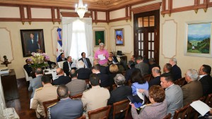 Medina recibe informe zika; Salud confirma 59 casos, 19 embarazadas