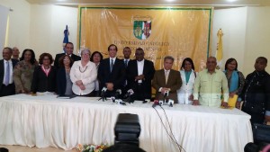 Gobierno RD acepta analizar pedidos hacen gremios de la salud