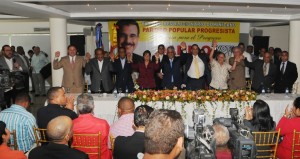 Dirigentes del PRD y del Partido Popular Progresista en la ceremonia de firma del acuerdo
