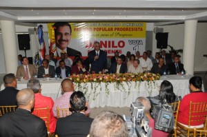 Miguel Vargas elogia JCE; favorece conteo electrónico y observadores