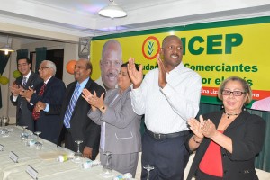 Comerciantes y empresarios respaldan a Cristina Lizardo y Alfredo Marinez