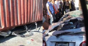 SANTIAGO: Mujer muere en su auto aplastado por un furgón SANTIAGO: Mujer muere en su auto aplastado por un furgón
