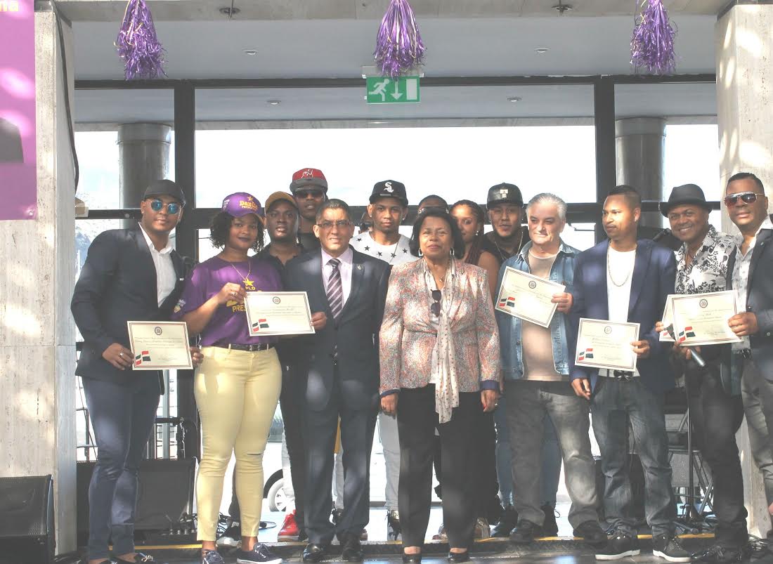 CANARIAS: Rinden homenaje a dominicanos imagen