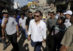 Ecuador: Correa cifra 3.000 millones dólares pérdidas por terremoto