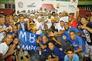 Mauricio Báez obtiene sexto campeonato basket DN