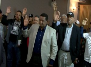 La Maquinaria juramenta taxistas apoyan a Danilo La Maquinaria juramenta taxistas apoyan a Danilo