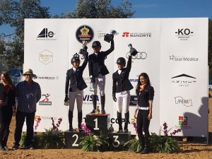 Maria de la Torre triunfa en salto internacional