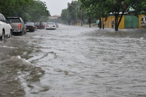 Mantienen alerta inundaciones para seis provincias y Santo Domingo Mantienen alerta inundaciones para seis provincias y Santo Domingo