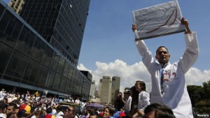 VENEZUELA: Médicos protestan por falta medicamentos