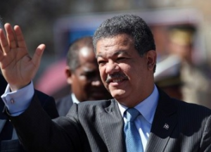 Invitan a recibir a Leonel Fernández en el aeropuerto