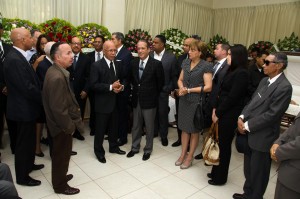 SAN CRISTOBAL: Tristeza y pesar en sepelio hermana ministro Montás