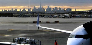 Desalojan dos veces el aeropuerto de Newark Desalojan dos veces el aeropuerto de Newark